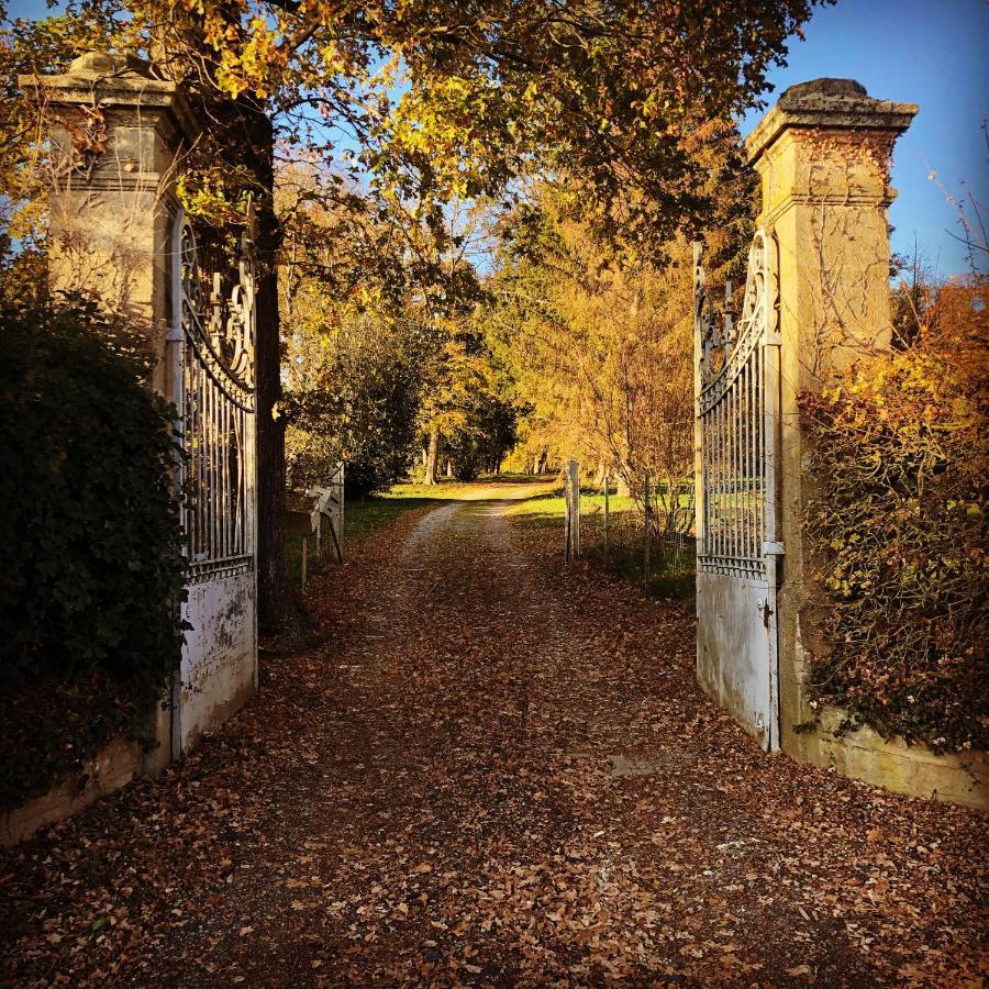 Chateau Du Grand Lucay Bourbon-lʼArchambault Buitenkant foto