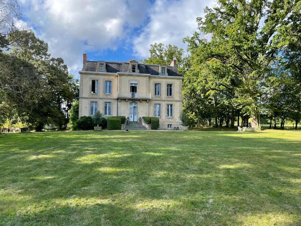Chateau Du Grand Lucay Bourbon-lʼArchambault Buitenkant foto
