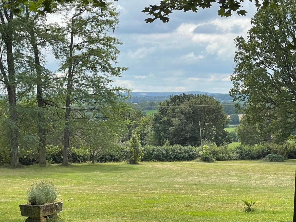 Chateau Du Grand Lucay Bourbon-lʼArchambault Buitenkant foto