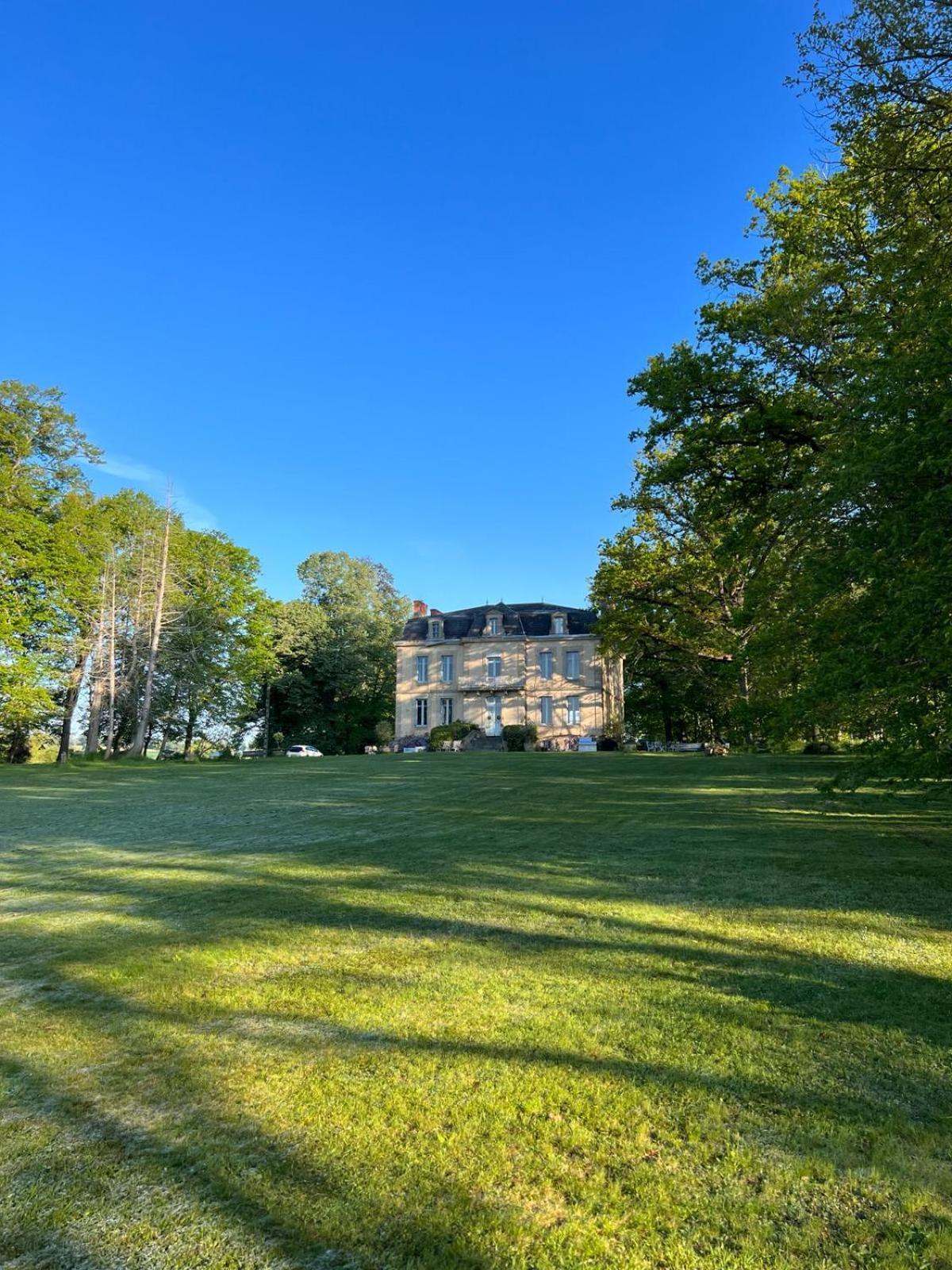 Chateau Du Grand Lucay Bourbon-lʼArchambault Buitenkant foto