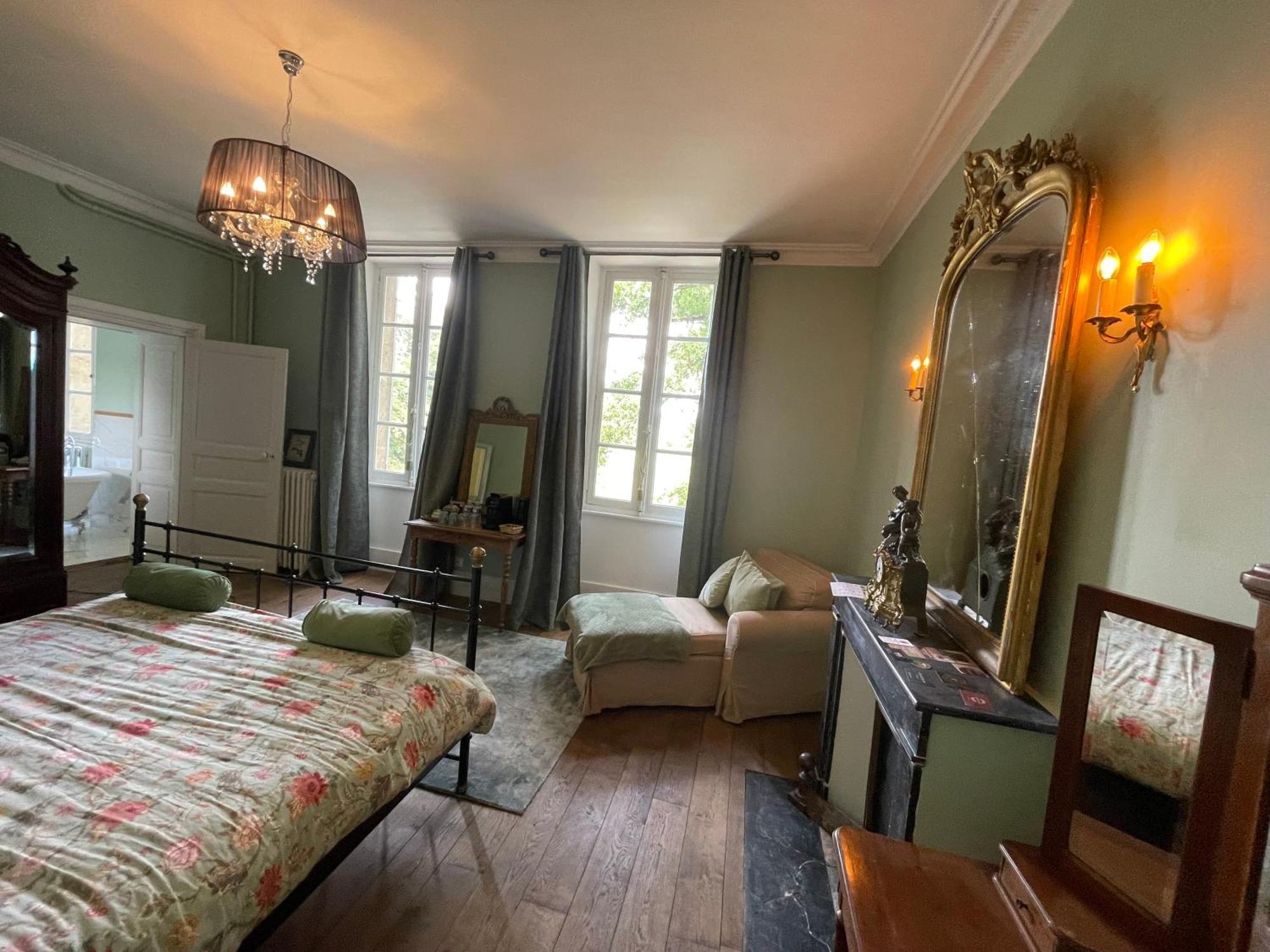 Chateau Du Grand Lucay Bourbon-lʼArchambault Buitenkant foto